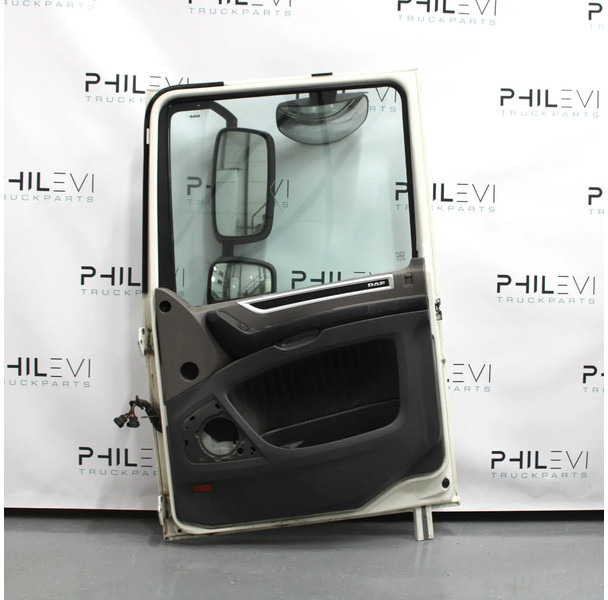 DAF XF106 Deur Rechts 1881863 - باب و قطع الغيار - شاحنة: صور 2 DAF XF106 Deur Rechts 1881863 - باب و قطع الغيار - شاحنة: صور 2