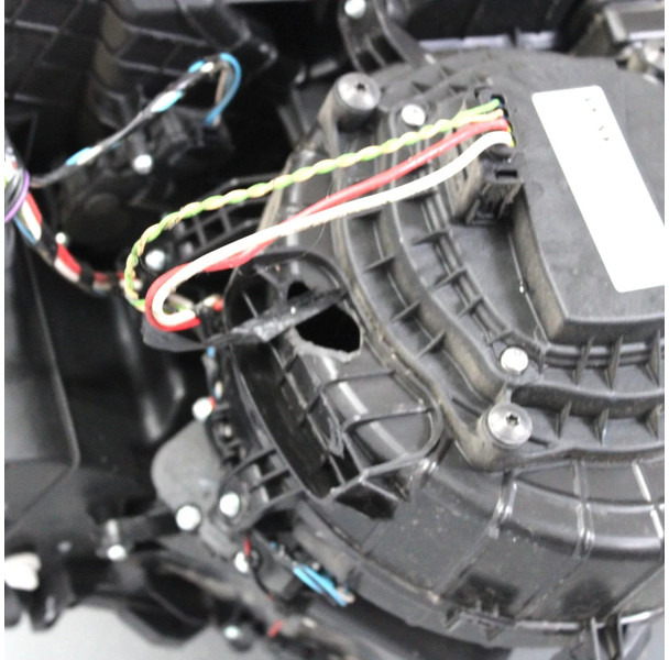 DAF XF106 Kachelhuis 2154534 - مروحة مكيف - شاحنة: صور 4 DAF XF106 Kachelhuis 2154534 - مروحة مكيف - شاحنة: صور 4