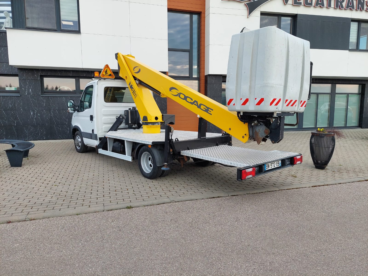Iveco 35C11 - مصاعد الازدهار محمولة على شاحنة: صور 3 Iveco 35C11 - مصاعد الازدهار محمولة على شاحنة: صور 3