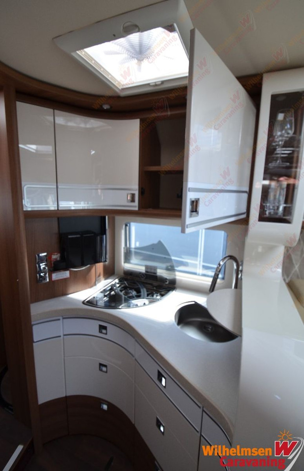 موتر هوم متكامل Carthago chic e-line I 50 LE DA Mercedes*Modell 2025: صور 13