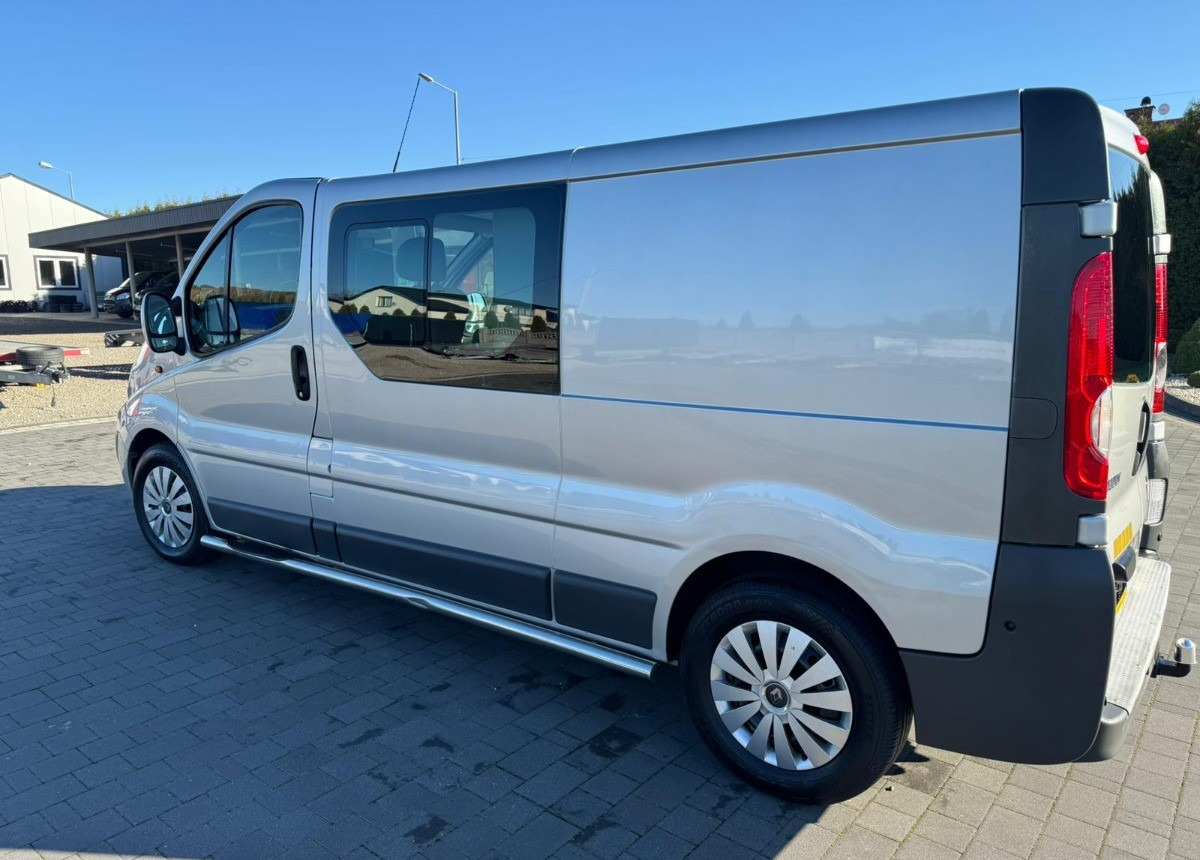 Renault Trafic 2.5 150ps 5- osobowy Doka Stan B. Dobry - الشاحنات الصغيرة كابينة مزدوجة: صور 3 Renault Trafic 2.5 150ps 5- osobowy Doka Stan B. Dobry - الشاحنات الصغيرة كابينة مزدوجة: صور 3