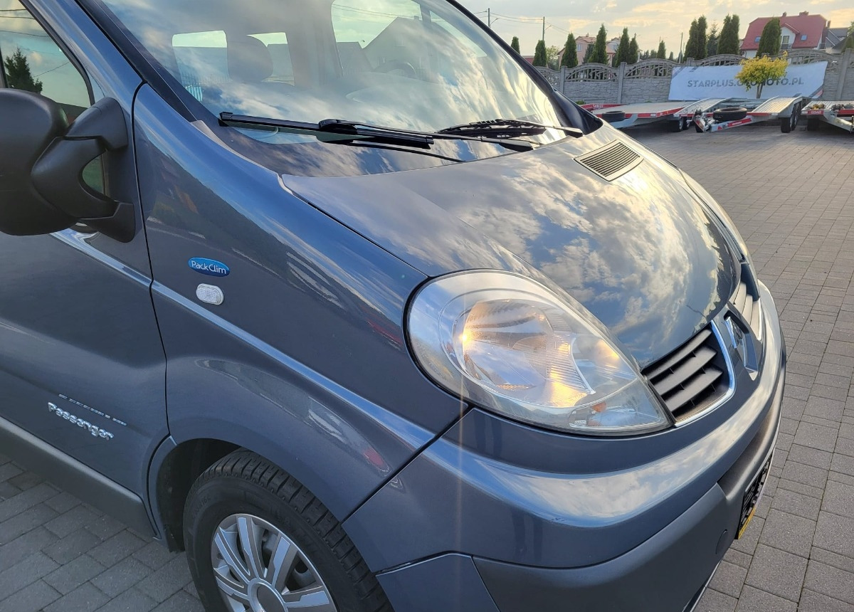 Renault Trafic 9 -osobowy Salon Polska I właściciel Bezwypadkowy Lakier - صغيرة, ميكروباص: صور 2 Renault Trafic 9 -osobowy Salon Polska I właściciel Bezwypadkowy Lakier - صغيرة, ميكروباص: صور 2