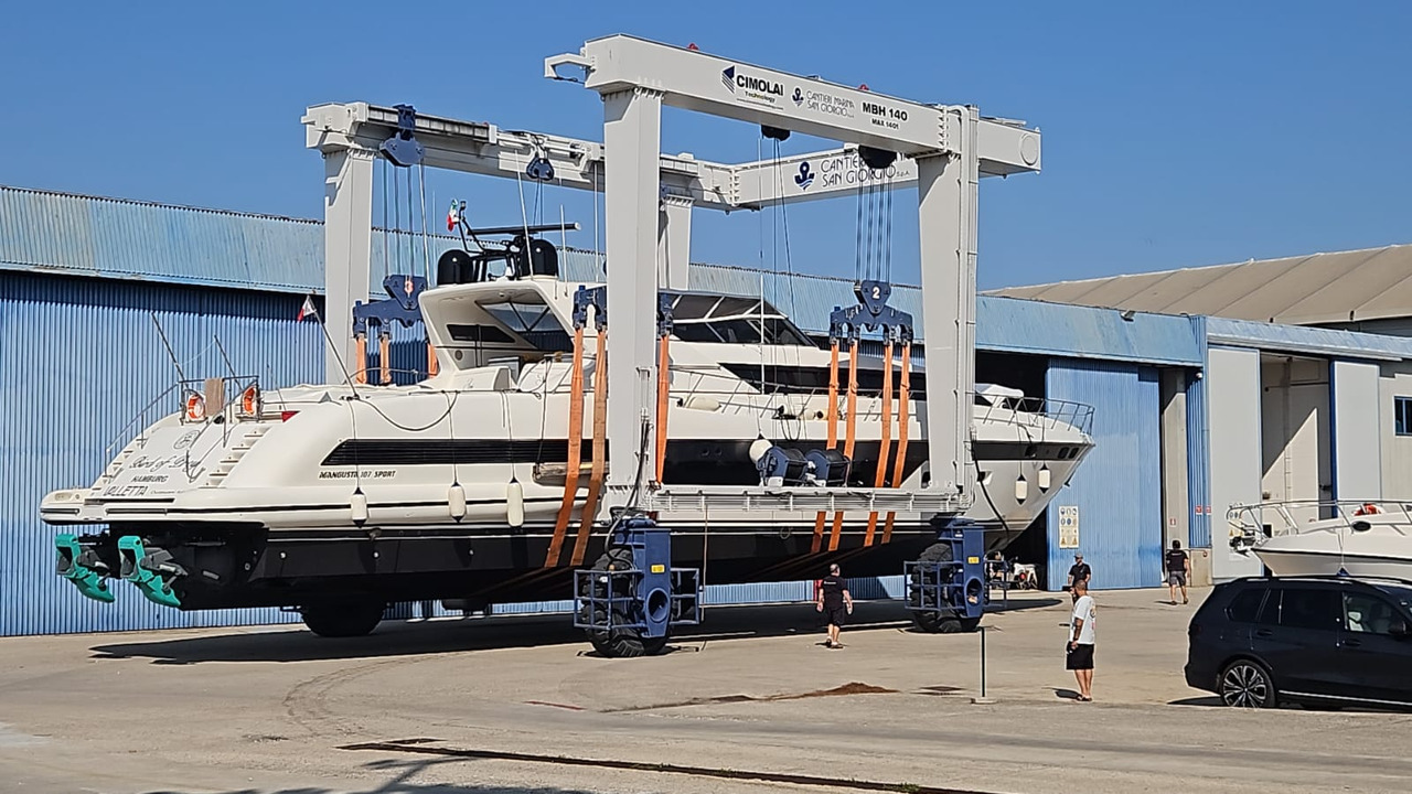 Mangusta 107 Sport 107 Sport (Overmarine) - أخرى: صور 3 Mangusta 107 Sport 107 Sport (Overmarine) - أخرى: صور 3