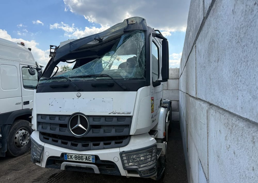 Mercedes-Benz Arocs 2640 - شاحنة ذات الخطاف: صور 1 Mercedes-Benz Arocs 2640 - شاحنة ذات الخطاف: صور 1
