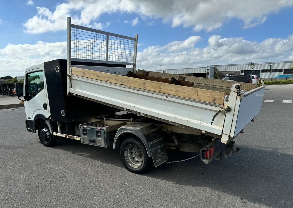 Nissan NT400 - قلابات: صور 3 Nissan NT400 - قلابات: صور 3