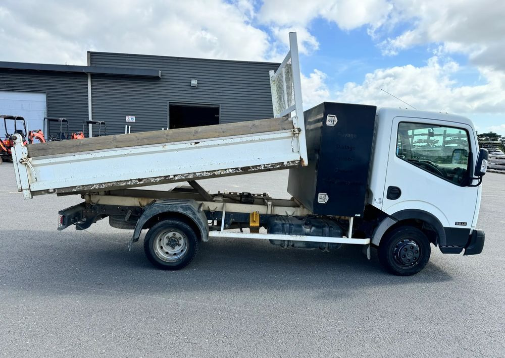 Nissan NT400 - قلابات: صور 5 Nissan NT400 - قلابات: صور 5