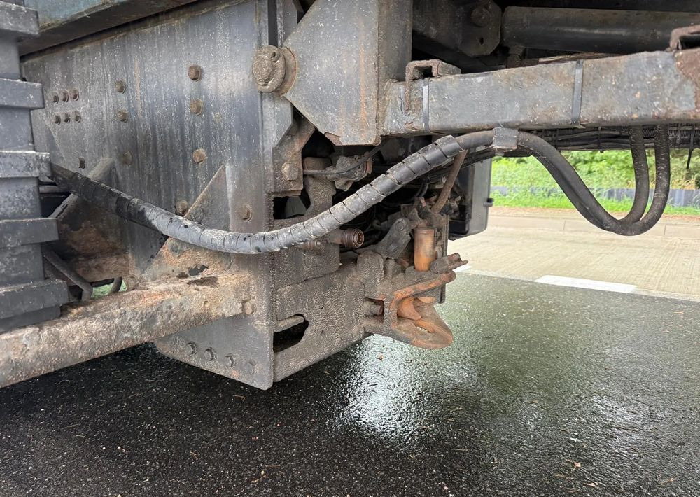Scania R380 PD Autopomoc Specialny tacho na tarczki wciągarka - سيارة السحب للتصليح: صور 4 Scania R380 PD Autopomoc Specialny tacho na tarczki wciągarka - سيارة السحب للتصليح: صور 4