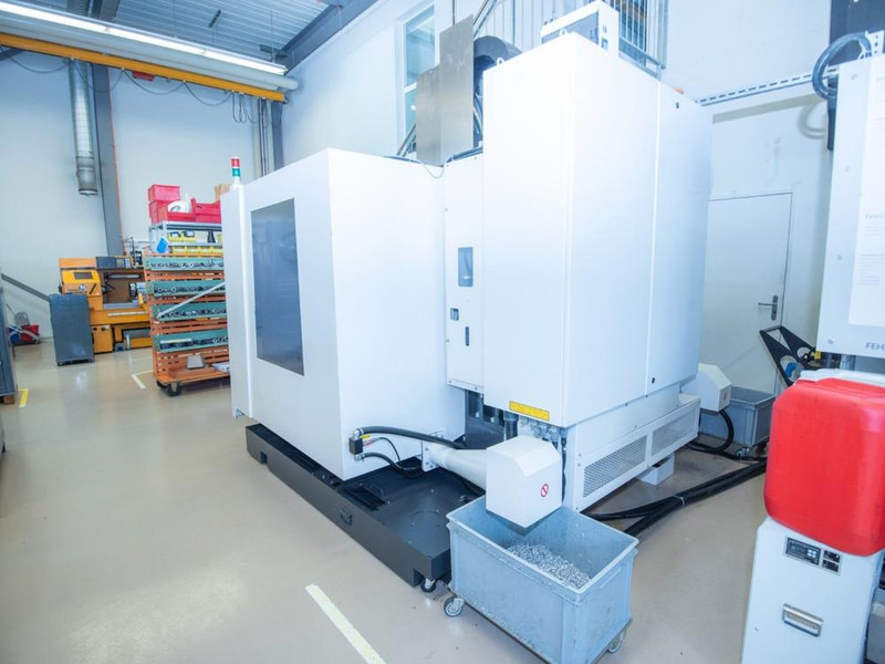 GF AgieCharmilles Mikron VCE 1200 Pro - آلة تصنيع المعادن: صور 4 GF AgieCharmilles Mikron VCE 1200 Pro - آلة تصنيع المعادن: صور 4