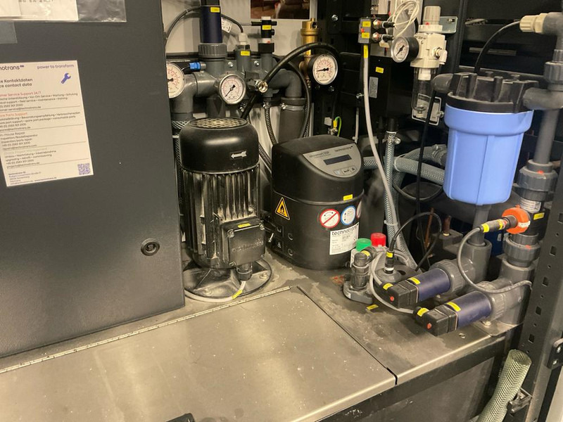 MAN Roland B700_B1 _530 Model R700 3B PLV 5/5 Evolution Elite - آلات البناء: صور 4 MAN Roland B700_B1 _530 Model R700 3B PLV 5/5 Evolution Elite - آلات البناء: صور 4