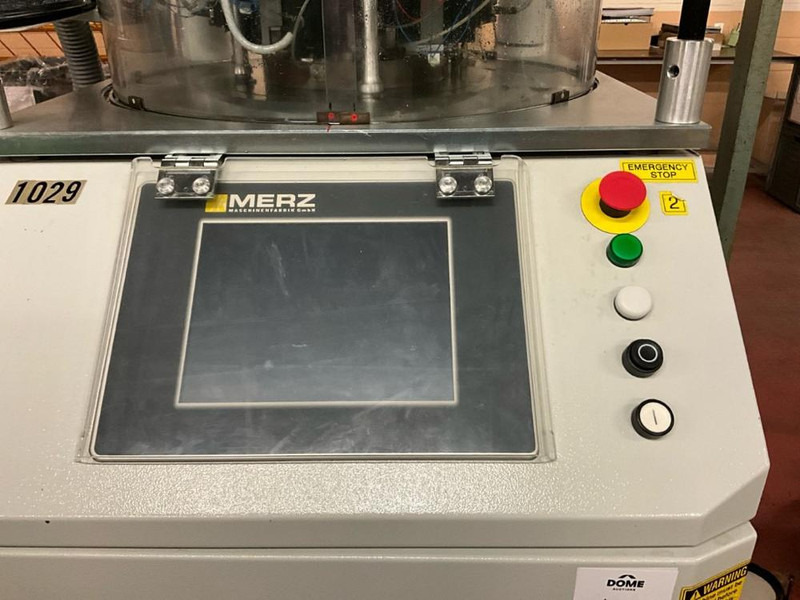 Merz CC4 II - معدات صناعية: صور 5 Merz CC4 II - معدات صناعية: صور 5