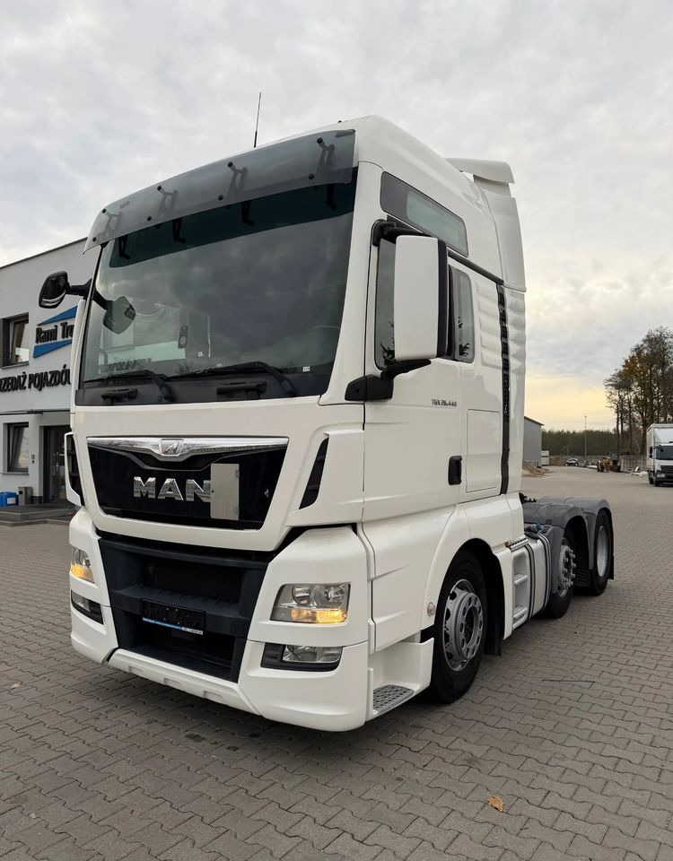 MAN TGX XXL 26.440 PUSCHER / 3 OSIE / 6x2 - شاحنة جرار: صور 1 MAN TGX XXL 26.440 PUSCHER / 3 OSIE / 6x2 - شاحنة جرار: صور 1