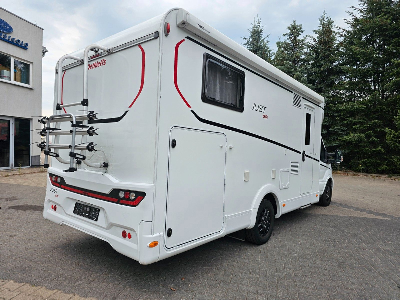Dethleffs JUST GO T7055 EB Winter 4xBett Elektr.Hubbet - موتر هوم شبه متكامل: صور 4 Dethleffs JUST GO T7055 EB Winter 4xBett Elektr.Hubbet - موتر هوم شبه متكامل: صور 4