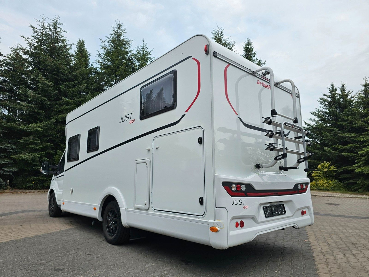 Dethleffs JUST GO T7055 EB Winter 4xBett Elektr.Hubbet - موتر هوم شبه متكامل: صور 3 Dethleffs JUST GO T7055 EB Winter 4xBett Elektr.Hubbet - موتر هوم شبه متكامل: صور 3