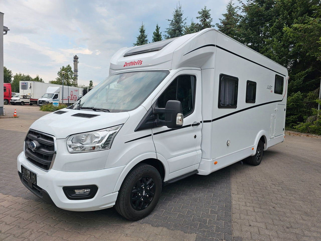 Dethleffs JUST GO T7055 EB Winter 4xBett Elektr.Hubbet - موتر هوم شبه متكامل: صور 2 Dethleffs JUST GO T7055 EB Winter 4xBett Elektr.Hubbet - موتر هوم شبه متكامل: صور 2