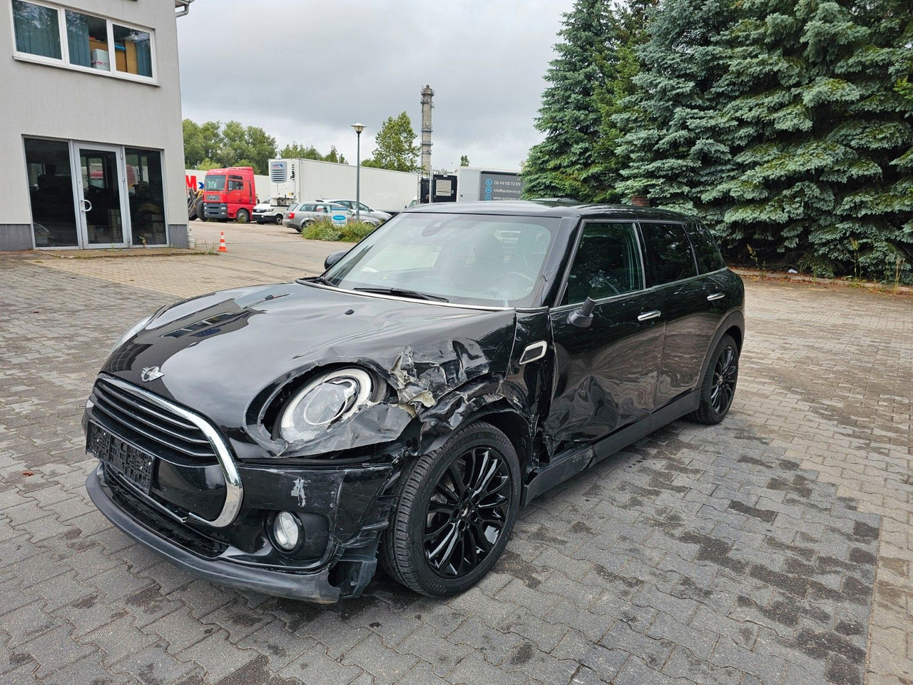 MINI Cooper D Clubman Automatik Harman/Kardon - سيارة: صور 2 MINI Cooper D Clubman Automatik Harman/Kardon - سيارة: صور 2
