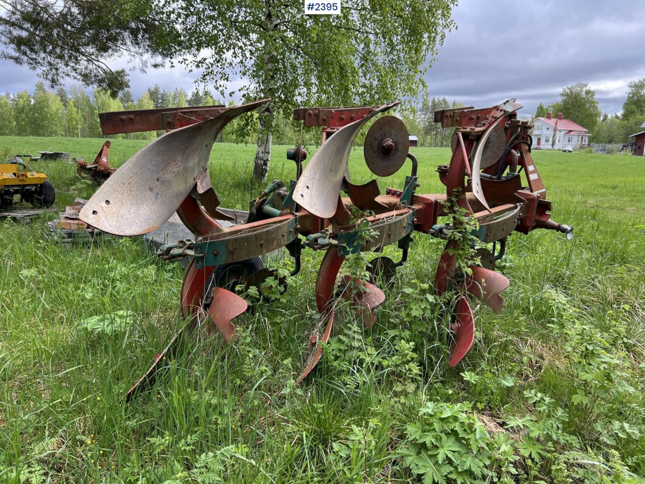 Kverneland 3-blade reversible plow - ال معدات حراثه: صور 4 Kverneland 3-blade reversible plow - ال معدات حراثه: صور 4