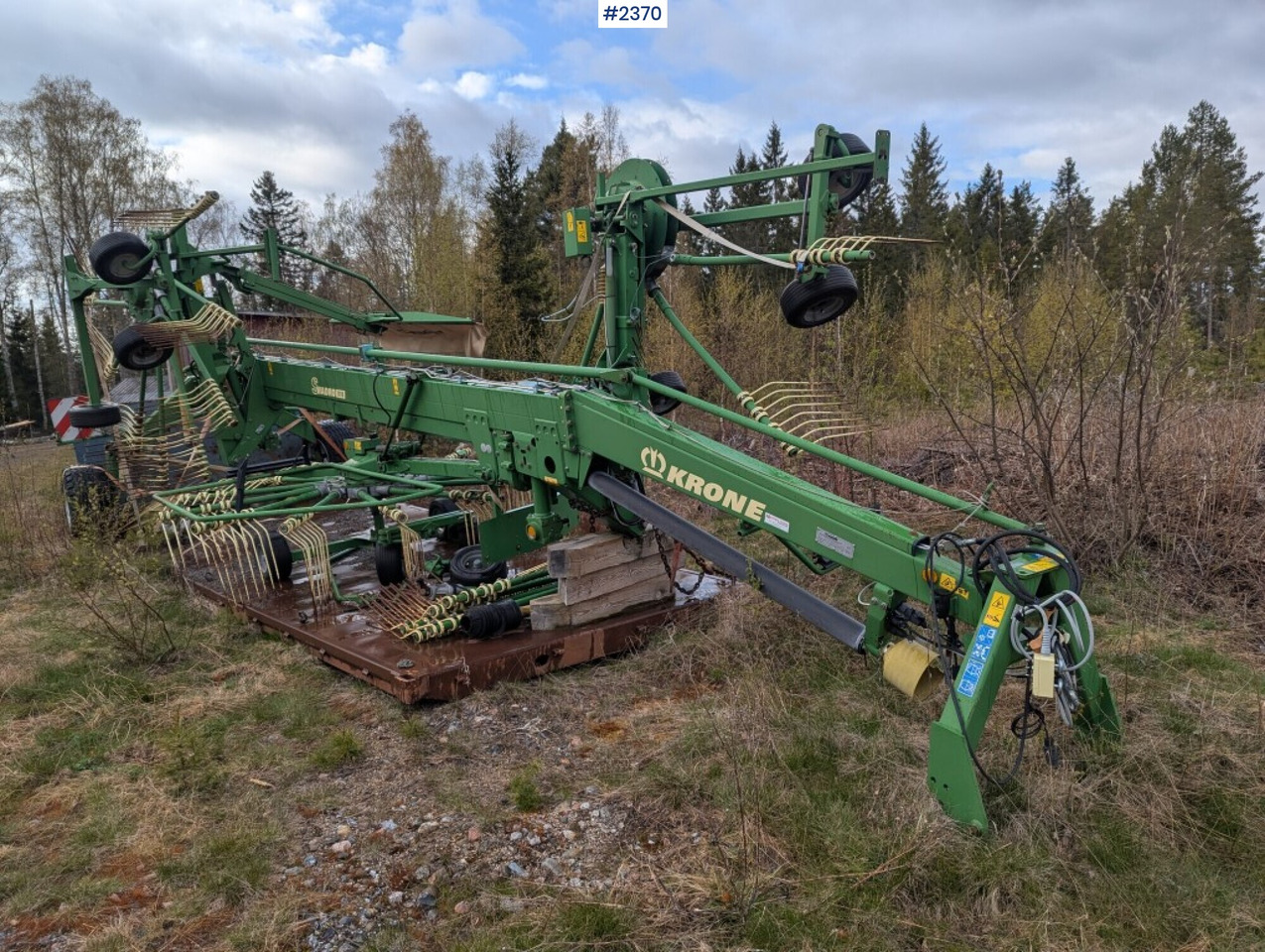 Rotary Rake Krone Swadro 1010 - معدات القش: صور 1 Rotary Rake Krone Swadro 1010 - معدات القش: صور 1