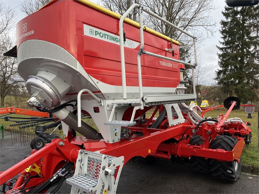 Pöttinger Terrasem 3000 D - الة بذر: صور 1 Pöttinger Terrasem 3000 D - الة بذر: صور 1