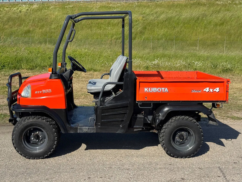 Kubota RTV 900 4X4 - جرار بعجلتين: صور 3 Kubota RTV 900 4X4 - جرار بعجلتين: صور 3