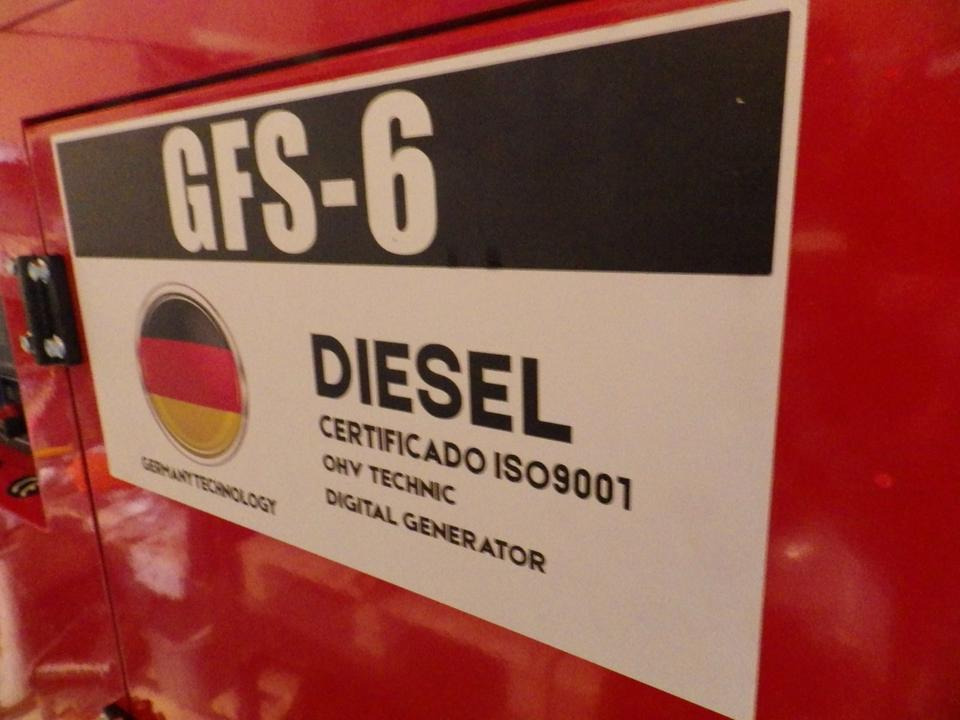 Notstrom Silent Diesel-Generator 6 KW ( €1050,00 netto ) - مجموعة المولدات: صور 4 Notstrom Silent Diesel-Generator 6 KW ( €1050,00 netto ) - مجموعة المولدات: صور 4