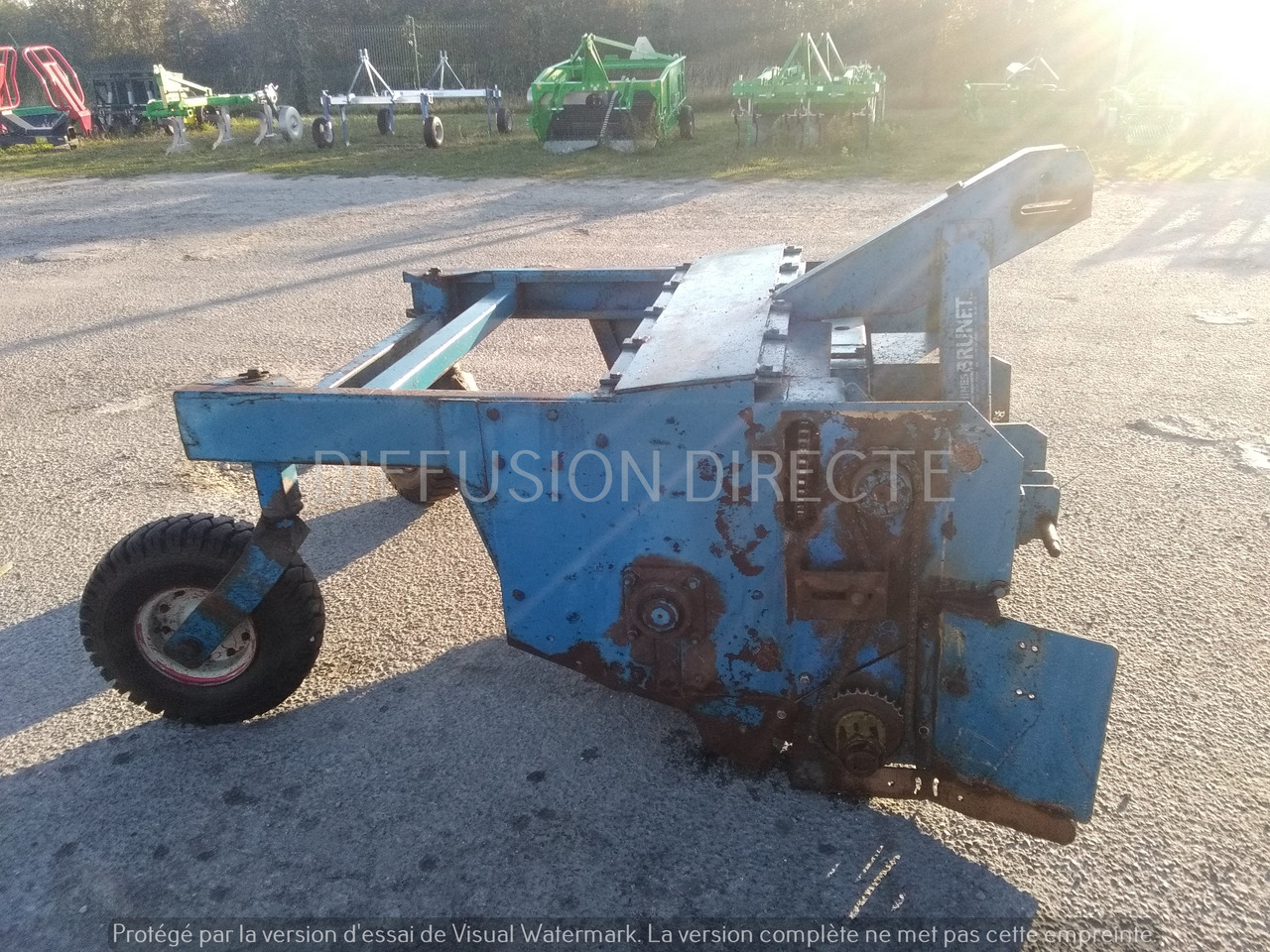 BRUNET BROYEUR A SARMENTS BRM 125 - التقطيع جزازة/ ماكينات قطع الحشائش: صور 3 BRUNET BROYEUR A SARMENTS BRM 125 - التقطيع جزازة/ ماكينات قطع الحشائش: صور 3