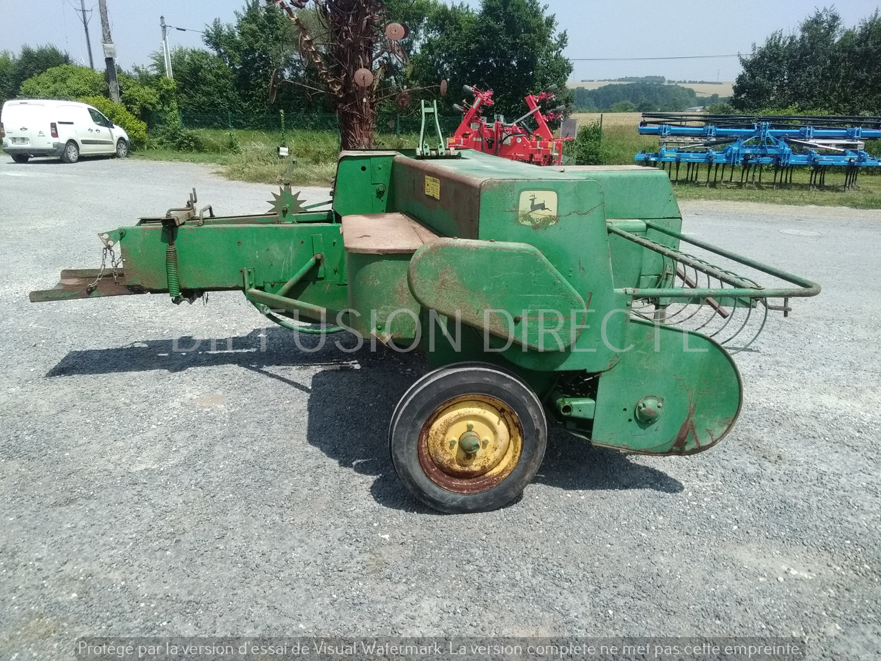 JOHN DEERE PRESSE MOYENNE DENSITE 332 - مكبس القش الدائري: صور 4 JOHN DEERE PRESSE MOYENNE DENSITE 332 - مكبس القش الدائري: صور 4