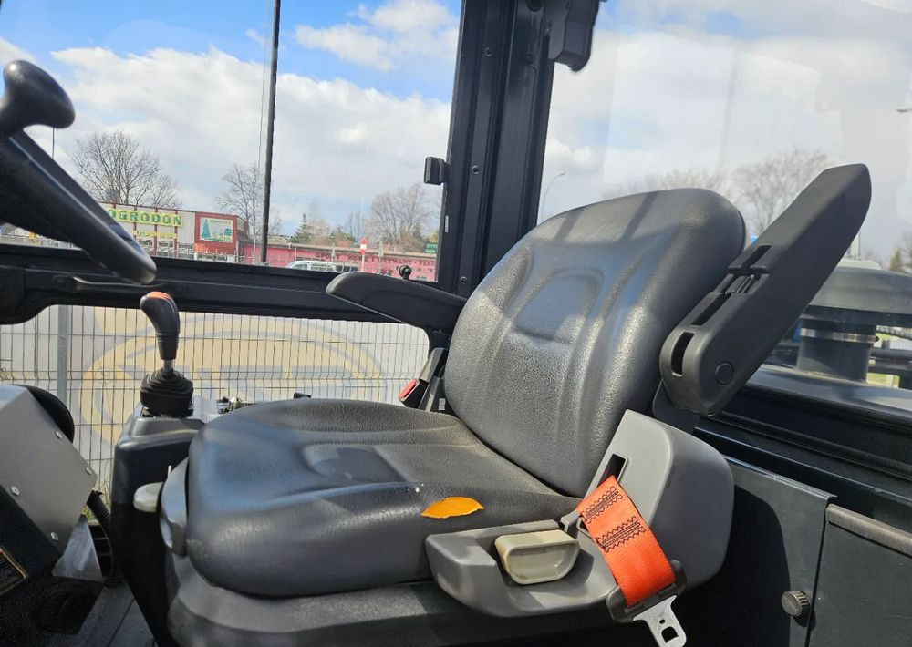 Doosan G60S-7 - رافعة شوكية تعمل بالغاز: صور 5 Doosan G60S-7 - رافعة شوكية تعمل بالغاز: صور 5