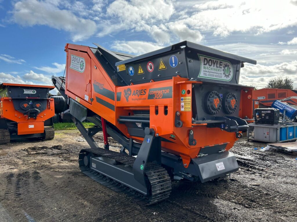 Arjes Arjes Compaktor 300 - آلة تمزيق صناعية: صور 1 Arjes Arjes Compaktor 300 - آلة تمزيق صناعية: صور 1