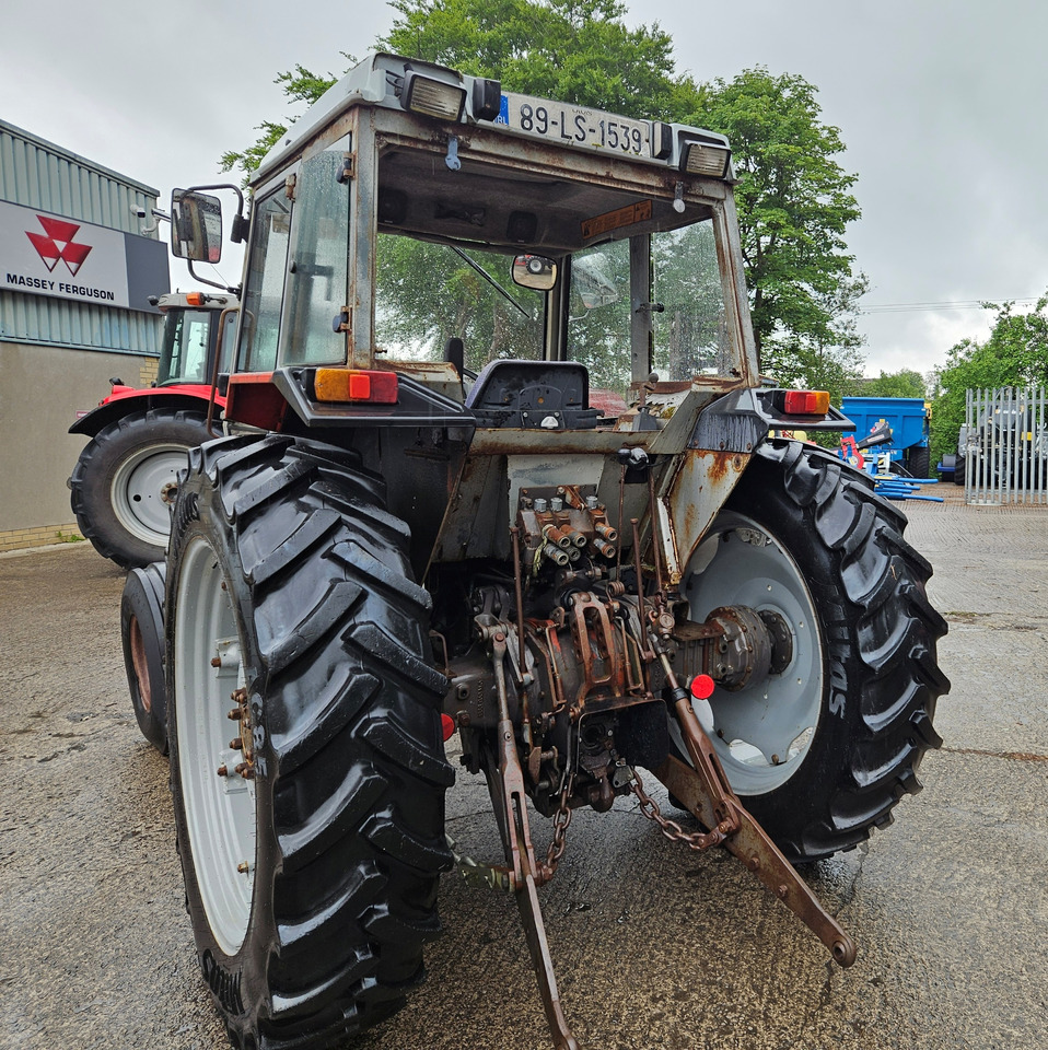 1988 MF 390 2wd - جرار: صور 3 1988 MF 390 2wd - جرار: صور 3