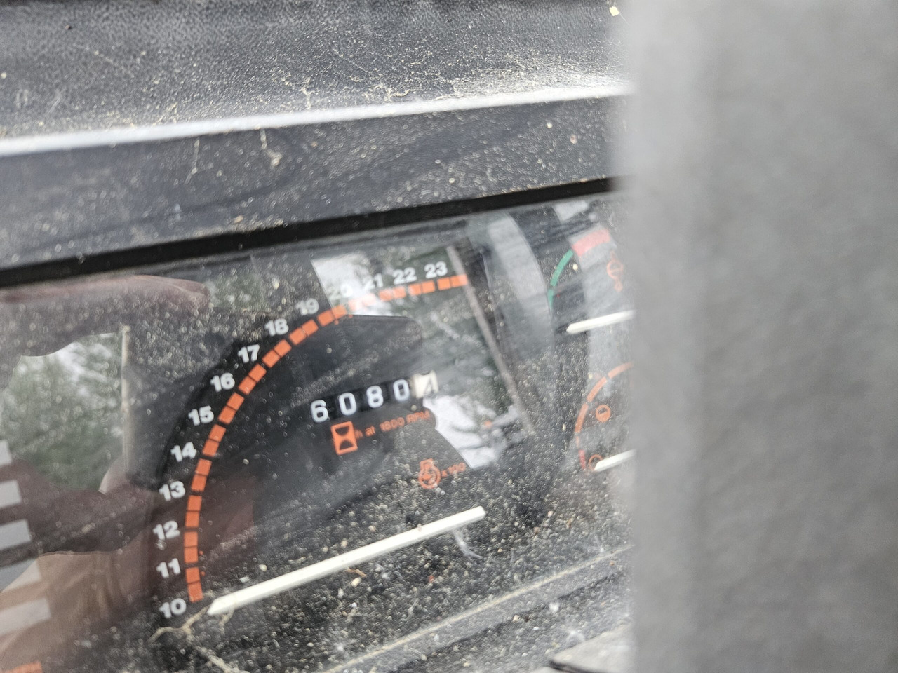 1988 MF 390 2wd - جرار: صور 5 1988 MF 390 2wd - جرار: صور 5