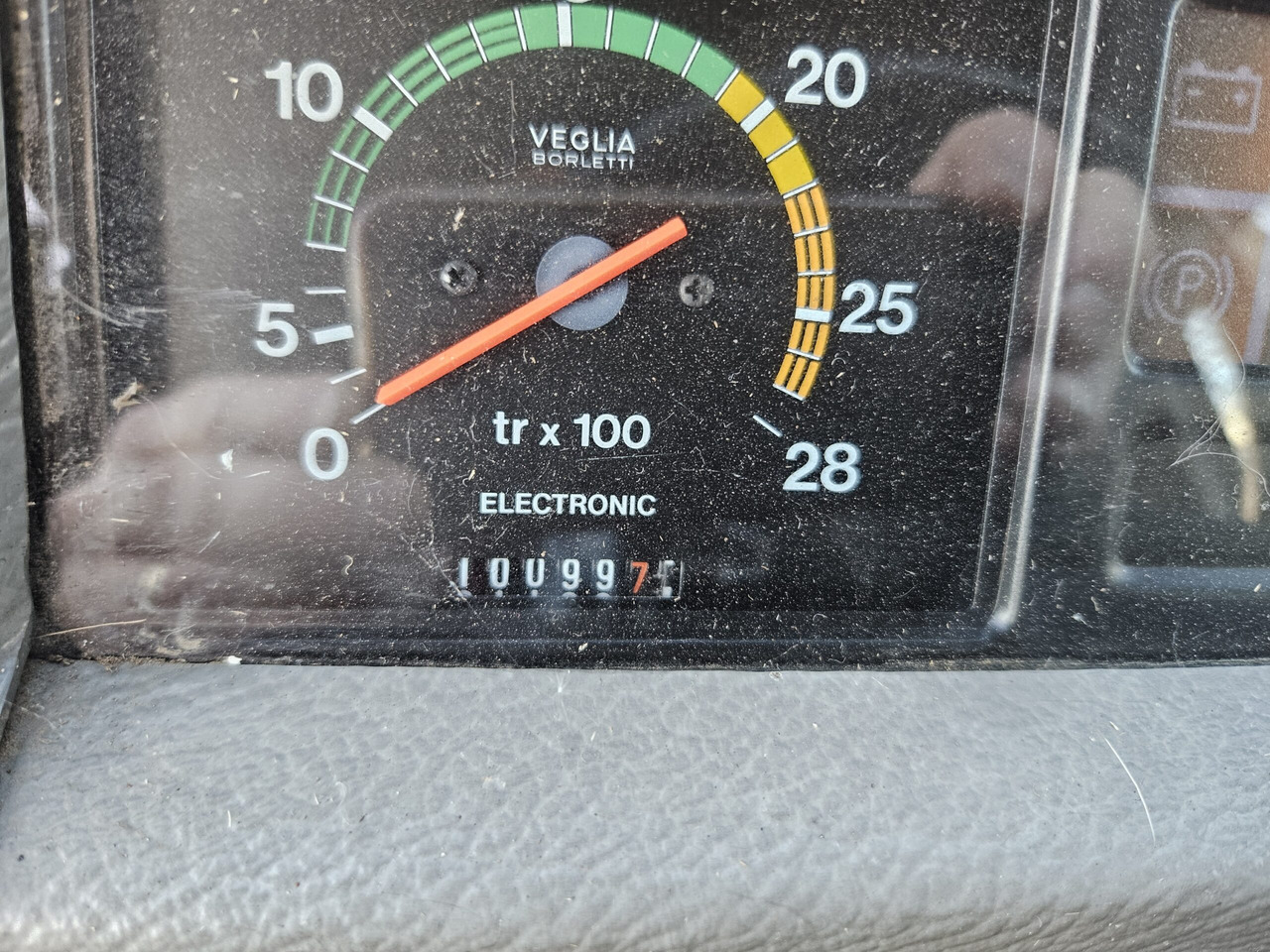 جرار 1993 MF 3125 Dynashift: صور 10 جرار 1993 MF 3125 Dynashift: صور 10