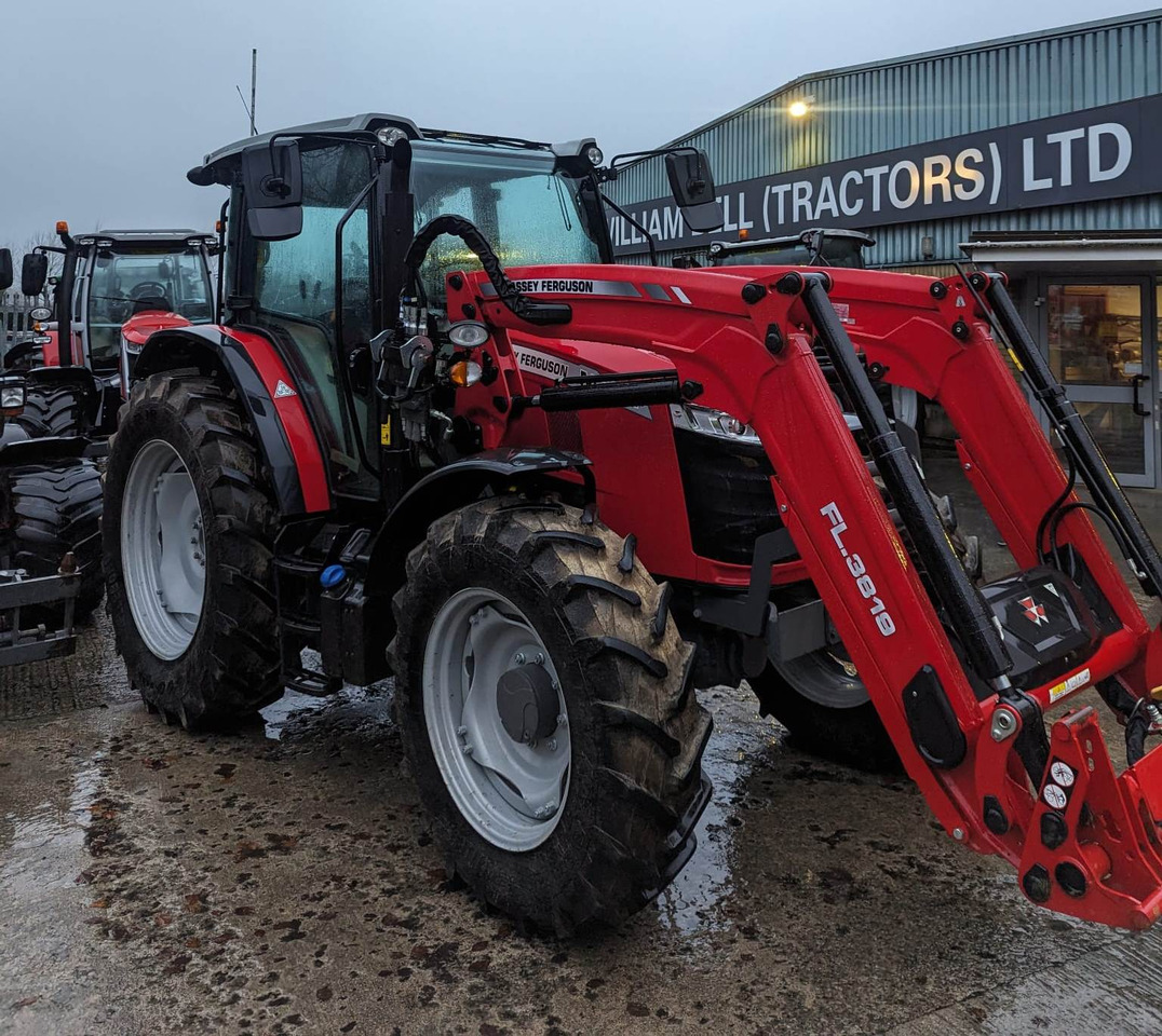 2022 Massey Ferguson 5712M c/w Loader, As New - جرار: صور 1 2022 Massey Ferguson 5712M c/w Loader, As New - جرار: صور 1