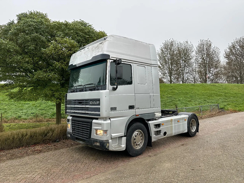 DAF XF 530 4X2 Manual EUR3 LOW KM - شاحنة جرار: صور 1 DAF XF 530 4X2 Manual EUR3 LOW KM - شاحنة جرار: صور 1