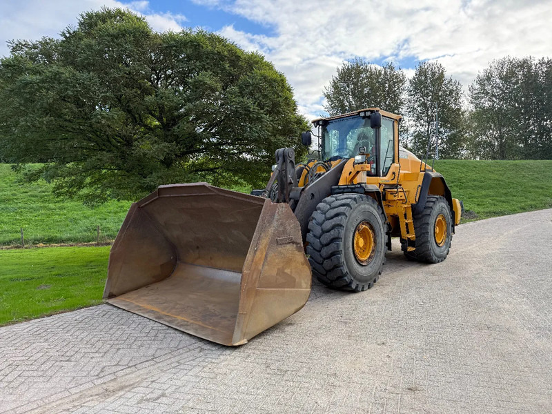 Volvo L180H CDC First Owner orginal Good Tyres - اللودر بعجل: صور 1 Volvo L180H CDC First Owner orginal Good Tyres - اللودر بعجل: صور 1