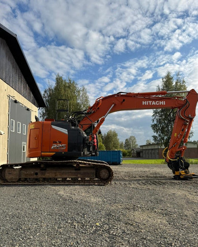 HitachiZX225USLC-7 + Engcon - حفارات زحافة: صور 3 HitachiZX225USLC-7 + Engcon - حفارات زحافة: صور 3