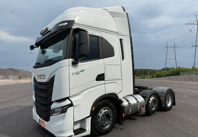 Iveco S-Way 460 LNG 6x2 - شاحنة جرار: صور 1 Iveco S-Way 460 LNG 6x2 - شاحنة جرار: صور 1