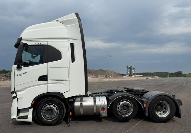 Iveco S-Way 460 LNG 6x2 - شاحنة جرار: صور 2 Iveco S-Way 460 LNG 6x2 - شاحنة جرار: صور 2