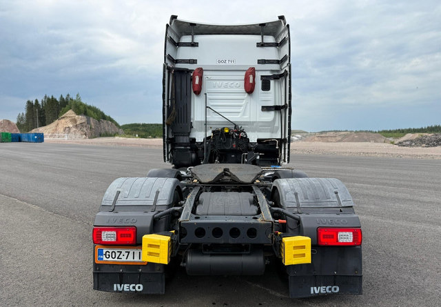Iveco S-Way 460 LNG 6x2 - شاحنة جرار: صور 4 Iveco S-Way 460 LNG 6x2 - شاحنة جرار: صور 4