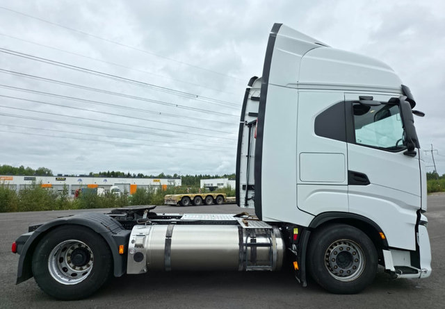 IvecoS-Way 460 4x2 LNG / LBG - شاحنة جرار: صور 5 IvecoS-Way 460 4x2 LNG / LBG - شاحنة جرار: صور 5