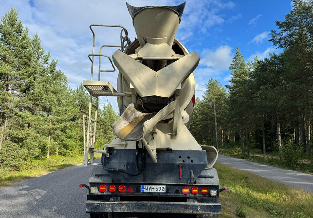 Liebherr12m3 - نصف مقطورة خلاطة خرسانة: صور 3 Liebherr12m3 - نصف مقطورة خلاطة خرسانة: صور 3