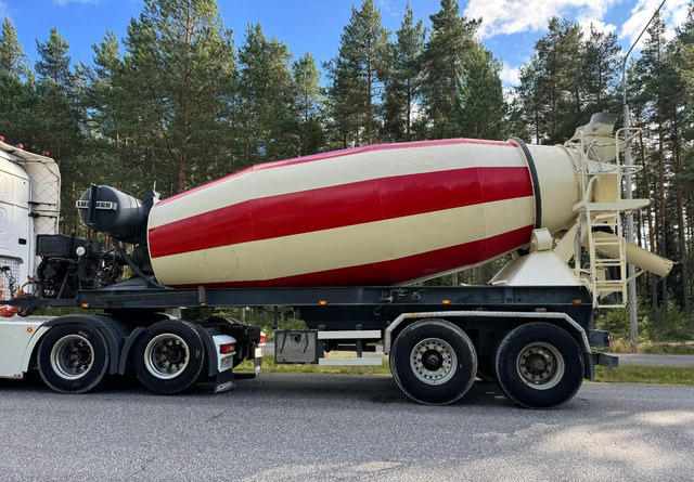 Liebherr12m3 - نصف مقطورة خلاطة خرسانة: صور 1 Liebherr12m3 - نصف مقطورة خلاطة خرسانة: صور 1