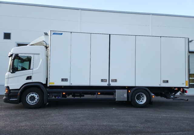 Scania P280 4x2 Kylkiaukeava kori - بصندوق مغلق شاحنة: صور 2 Scania P280 4x2 Kylkiaukeava kori - بصندوق مغلق شاحنة: صور 2