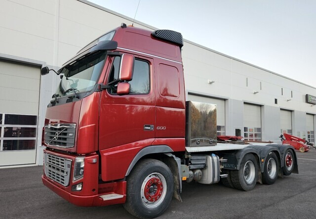 Volvo FH16 600 8x4 - شاحنة جرار: صور 1 Volvo FH16 600 8x4 - شاحنة جرار: صور 1