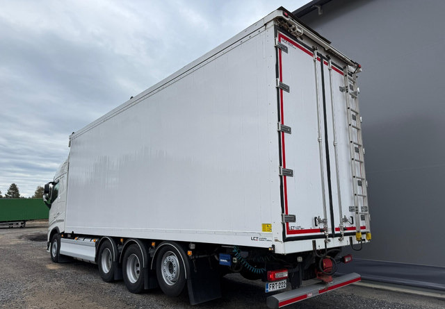 VolvoFH 540 8x4 66m3 - بصندوق مغلق شاحنة: صور 4 VolvoFH 540 8x4 66m3 - بصندوق مغلق شاحنة: صور 4