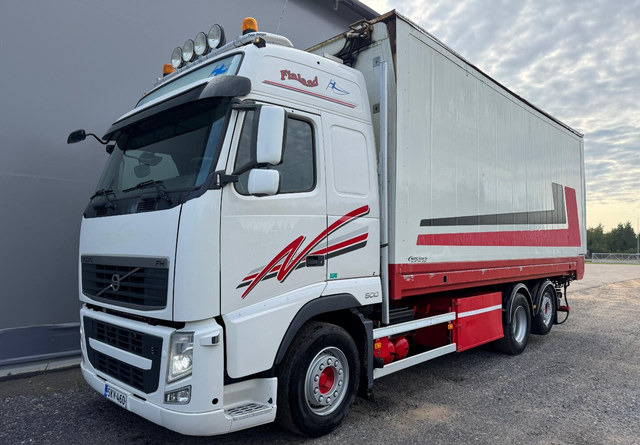 VolvoFH13 500 6x2 Ketjupurku + Rahtikaappi - بصندوق مغلق شاحنة: صور 1 VolvoFH13 500 6x2 Ketjupurku + Rahtikaappi - بصندوق مغلق شاحنة: صور 1