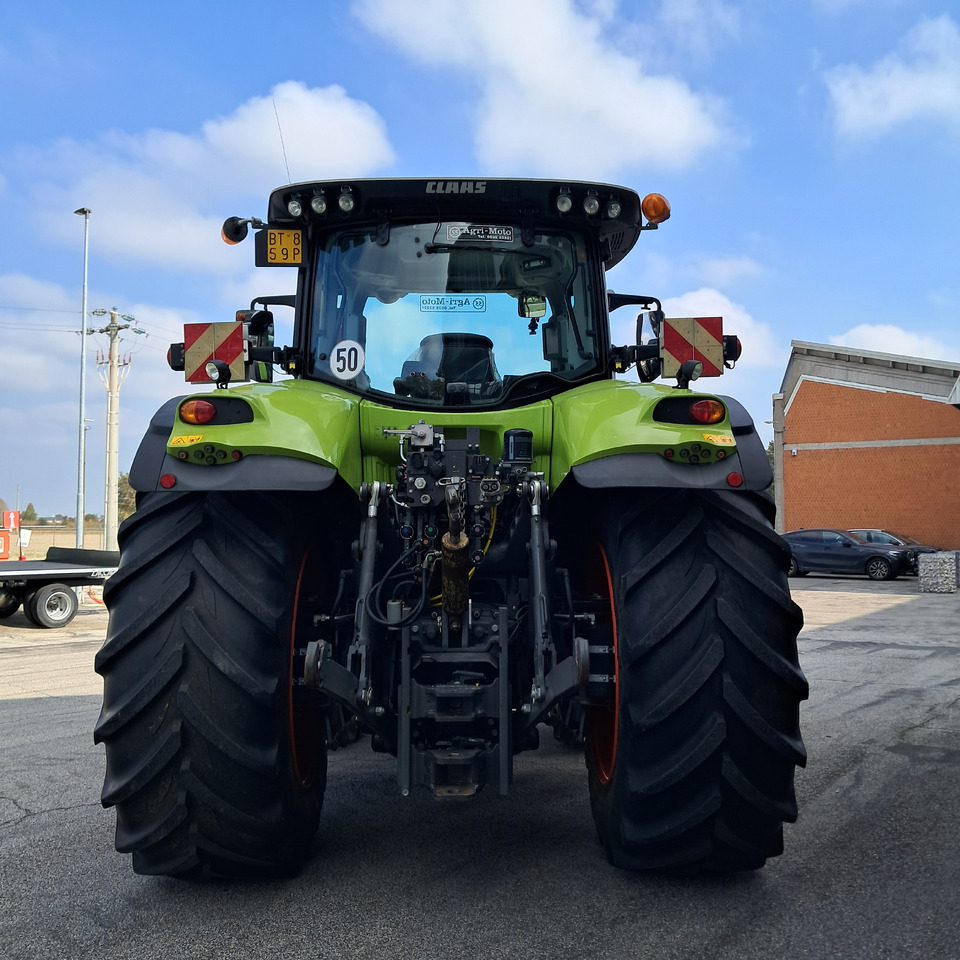 CLAAS AXION 810 - جرار: صور 3 CLAAS AXION 810 - جرار: صور 3
