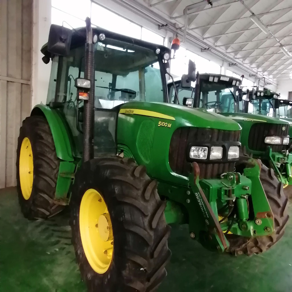 JOHN DEERE 5070 M - جرار: صور 3 JOHN DEERE 5070 M - جرار: صور 3