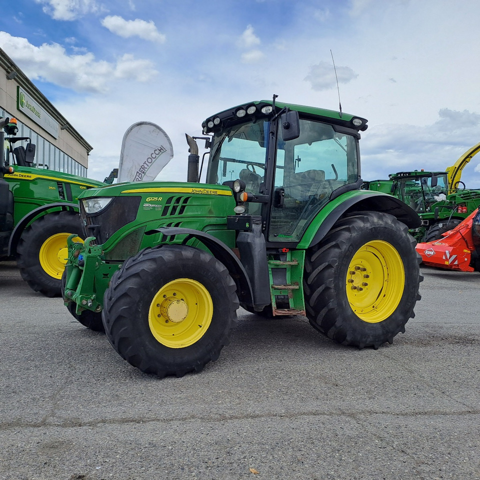 JOHN DEERE 6125R - جرار: صور 1 JOHN DEERE 6125R - جرار: صور 1