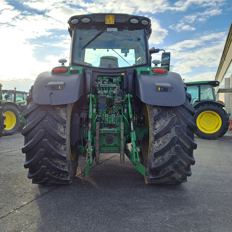 JOHN DEERE 6215R - جرار: صور 4 JOHN DEERE 6215R - جرار: صور 4