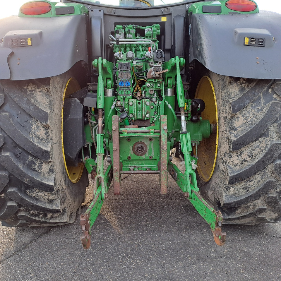JOHN DEERE 6215R - جرار: صور 5 JOHN DEERE 6215R - جرار: صور 5